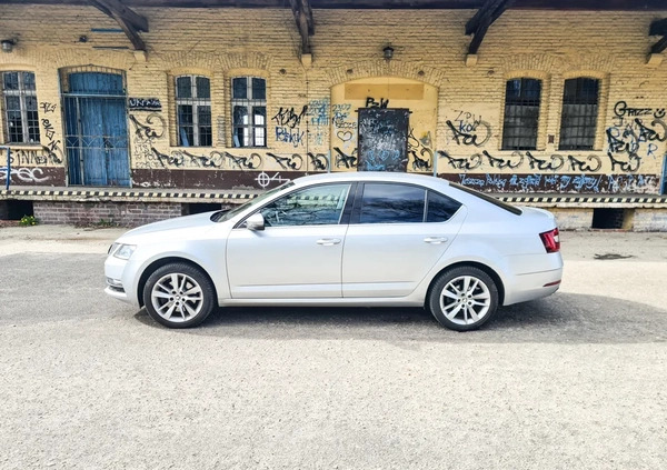 Skoda Octavia cena 47900 przebieg: 242000, rok produkcji 2017 z Krotoszyn małe 254